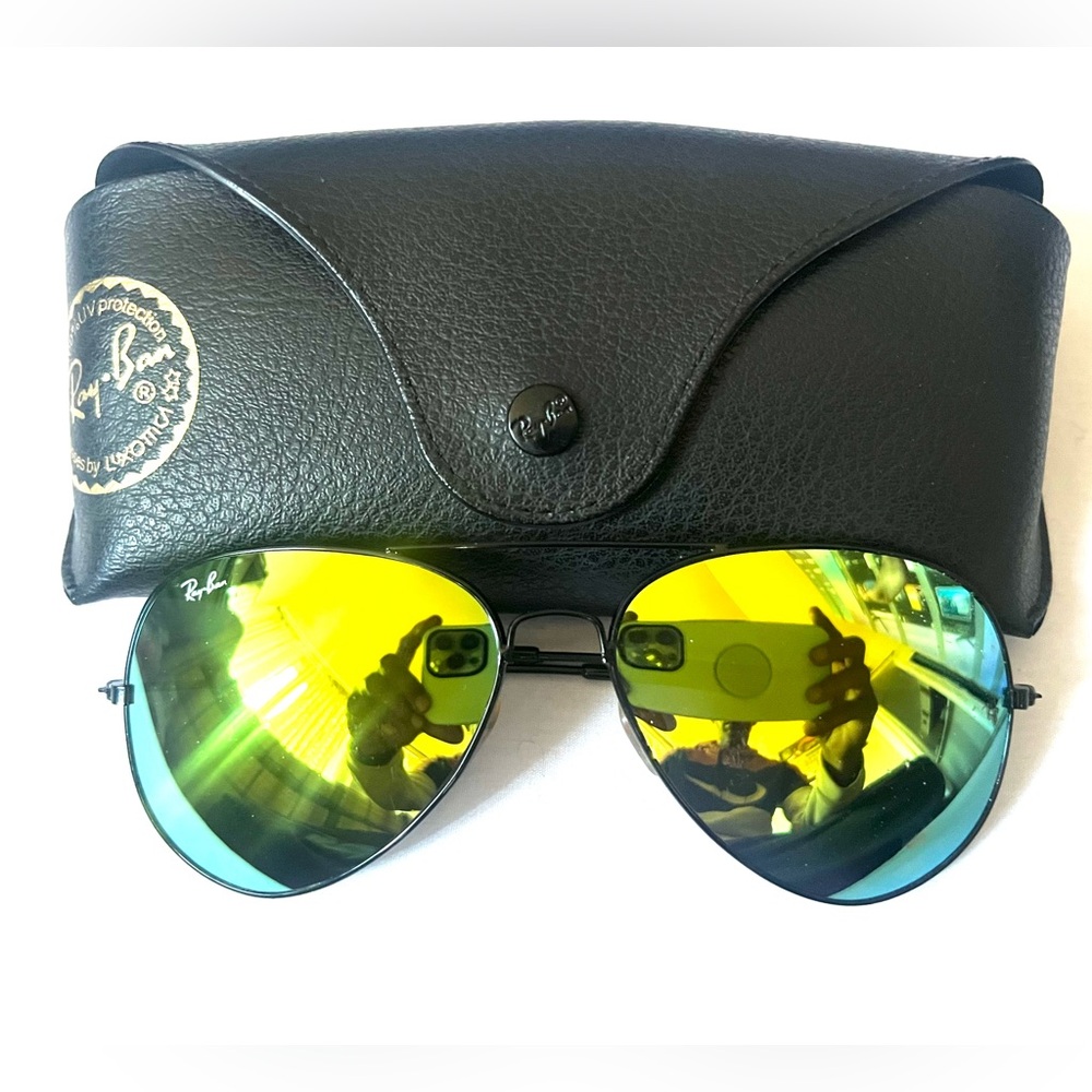 Ray-Ban Sunglasses Conditions Like New With Original Case